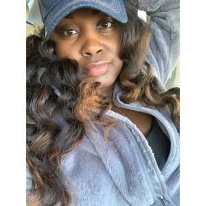 Meet your Posher, Desiree